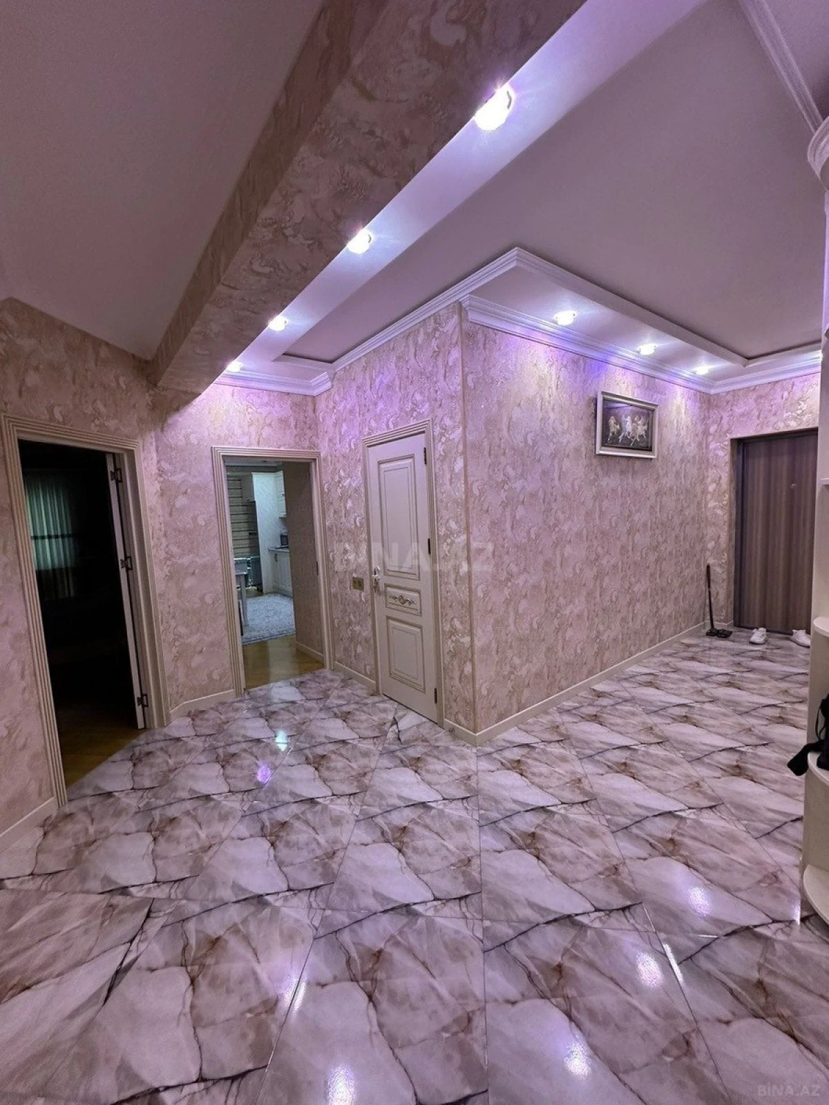 Satılır 2 otaqlı mənzil 100 m²