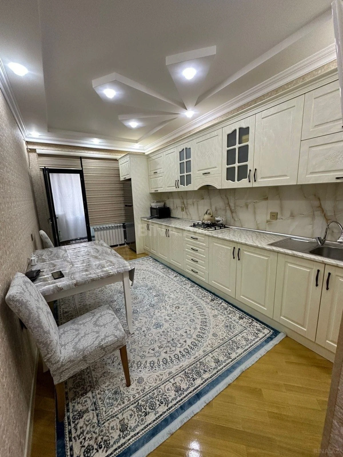 Satılır 2 otaqlı mənzil 100 m²