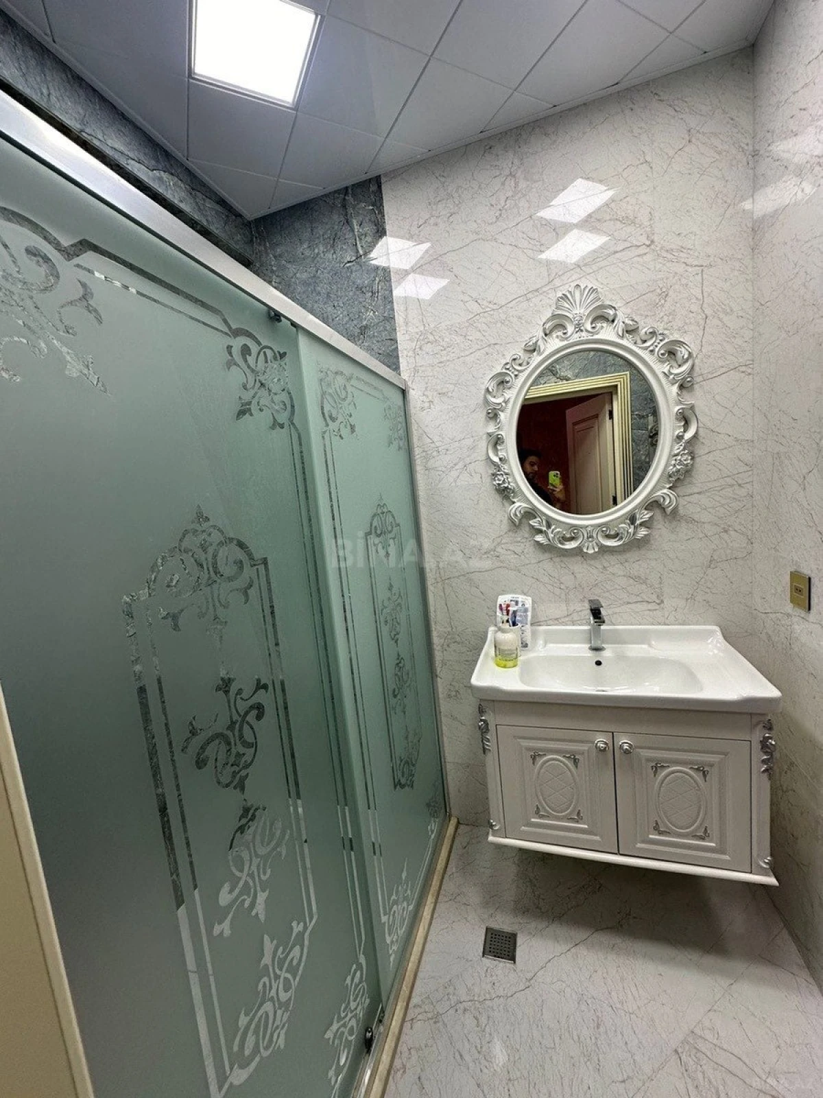 Satılır 2 otaqlı mənzil 100 m²