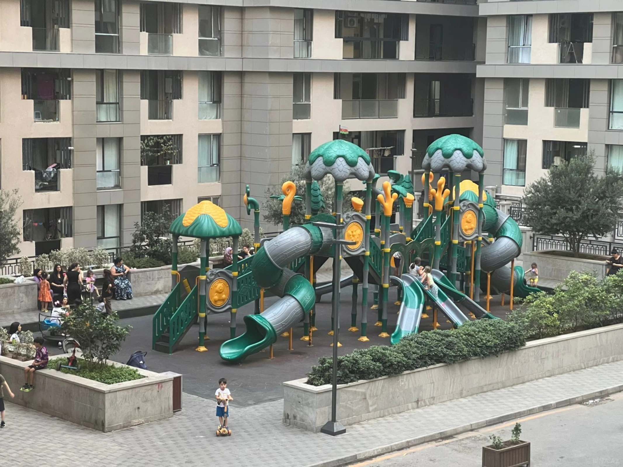 Satılır 2 otaqlı mənzil 100 m²