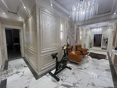 Satılır 3 otaqlı mənzil 135 m²