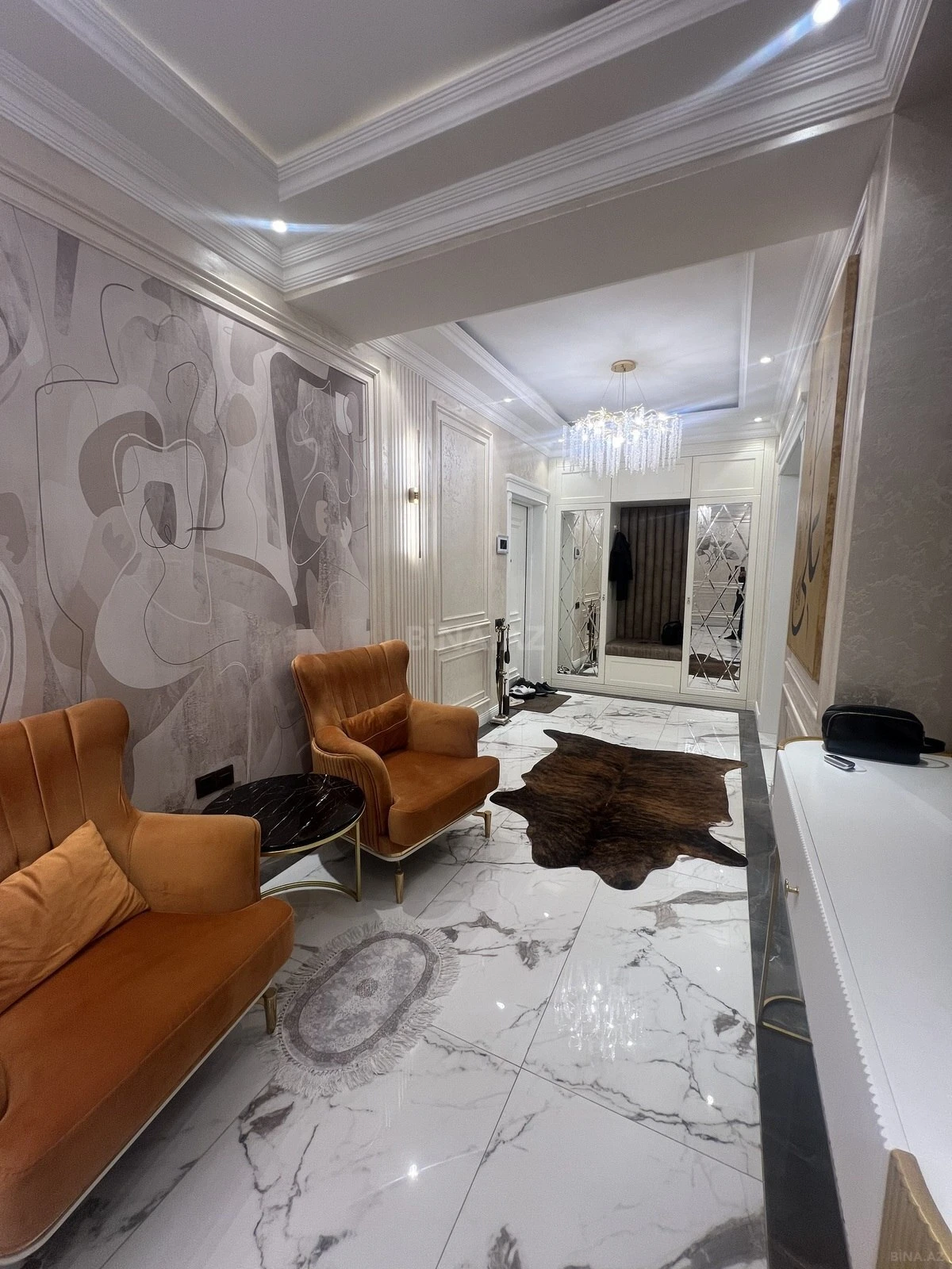 Satılır 3 otaqlı mənzil 135 m²