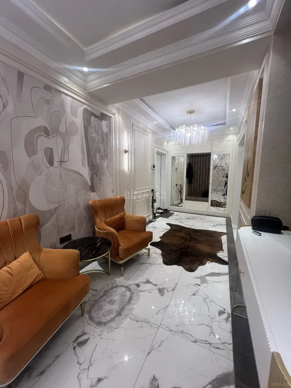 Satılır 3 otaqlı mənzil 135 m²