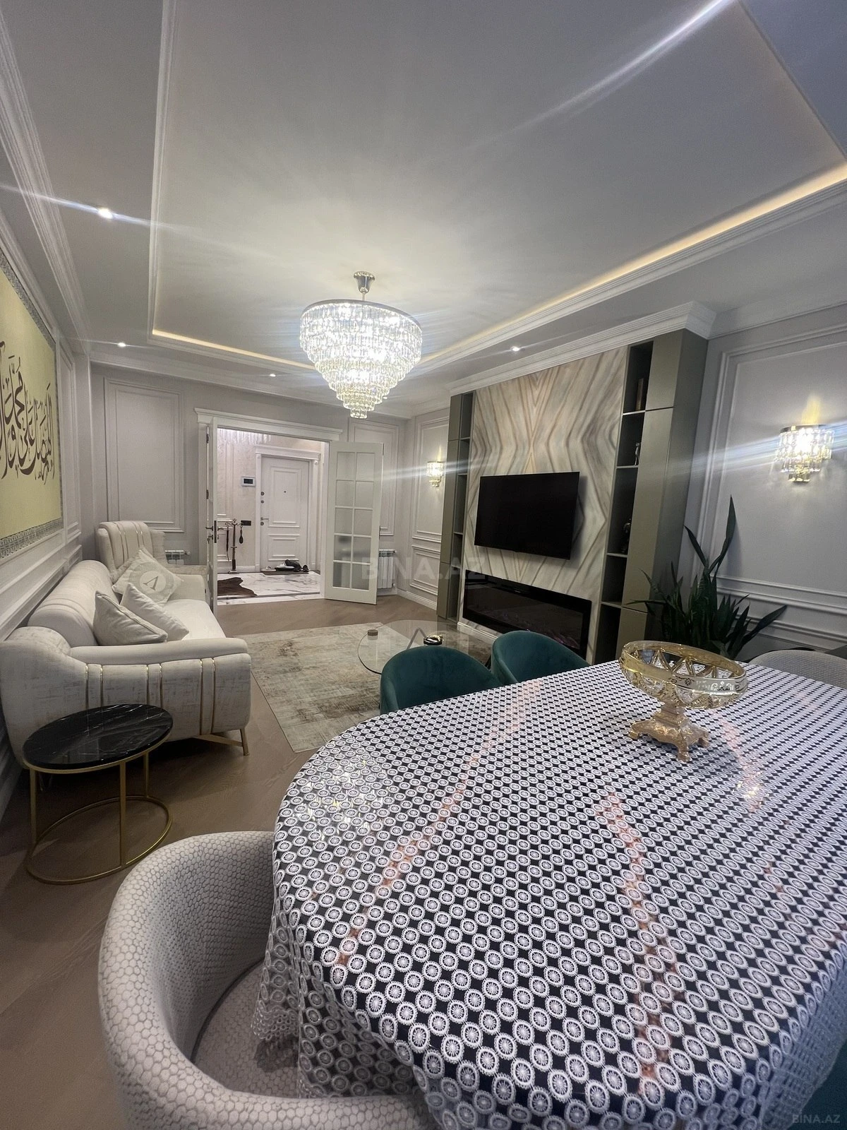 Satılır 3 otaqlı mənzil 135 m²