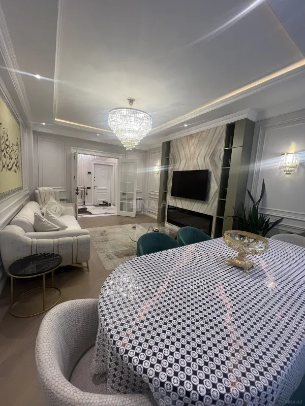 Satılır 3 otaqlı mənzil 135 m²