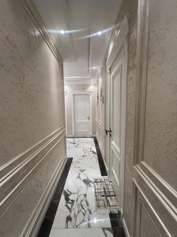 Satılır 3 otaqlı mənzil 135 m²