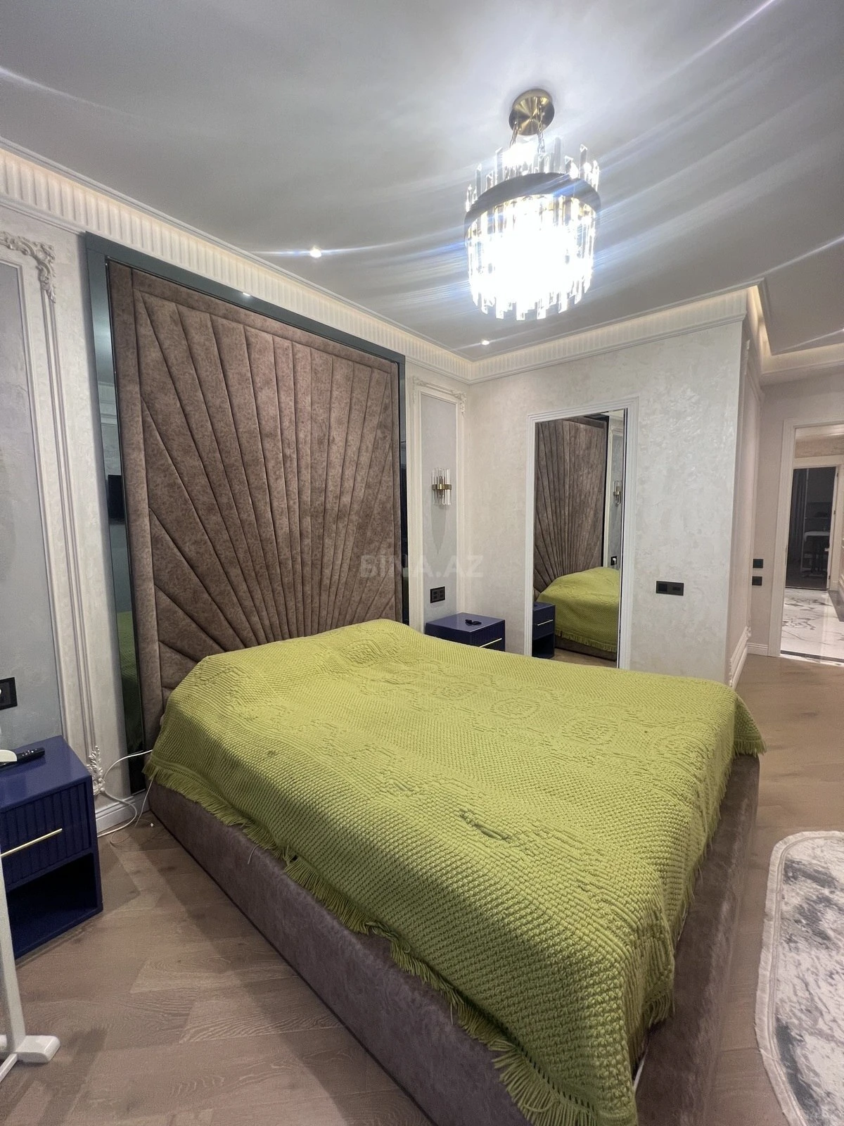 Satılır 3 otaqlı mənzil 135 m²