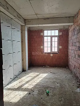 Satılır 4 otaqlı mənzil 143 m²