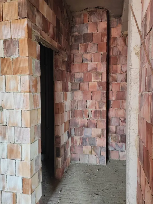 Satılır 4 otaqlı mənzil 143 m²