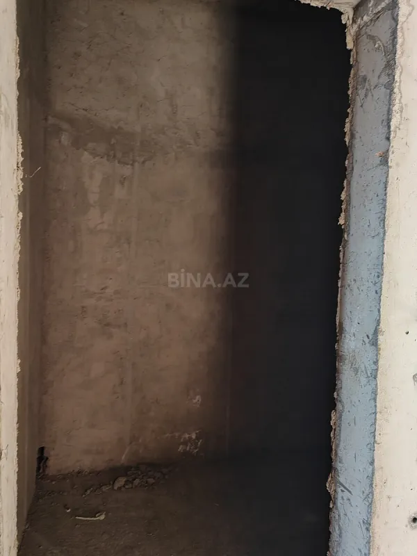 Satılır 4 otaqlı mənzil 143 m²