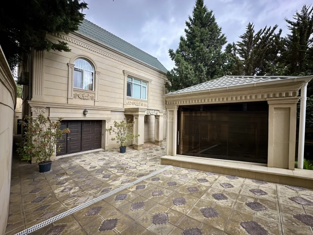 Satılır 5 otaqlı həyət evi 200 m²