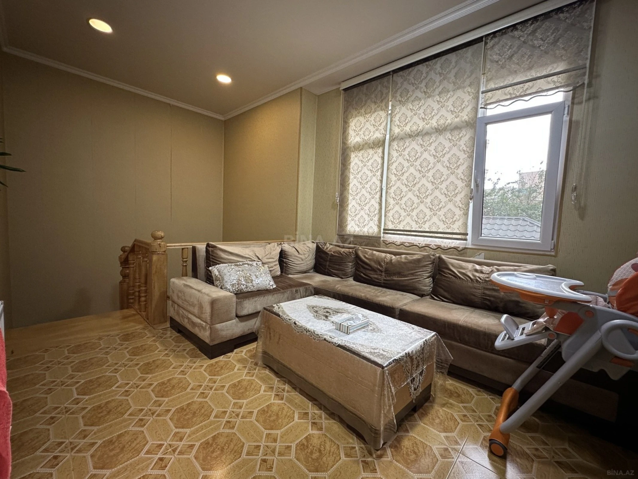 Satılır 5 otaqlı həyət evi 200 m²