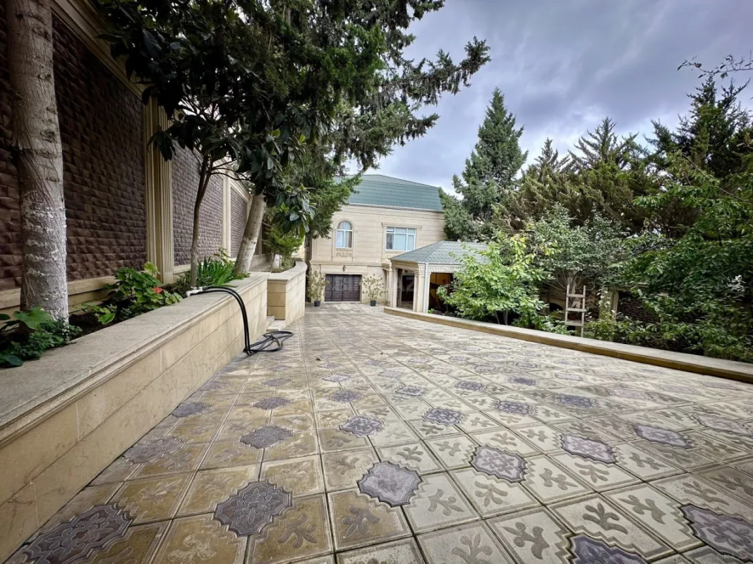 Satılır 5 otaqlı həyət evi 200 m²