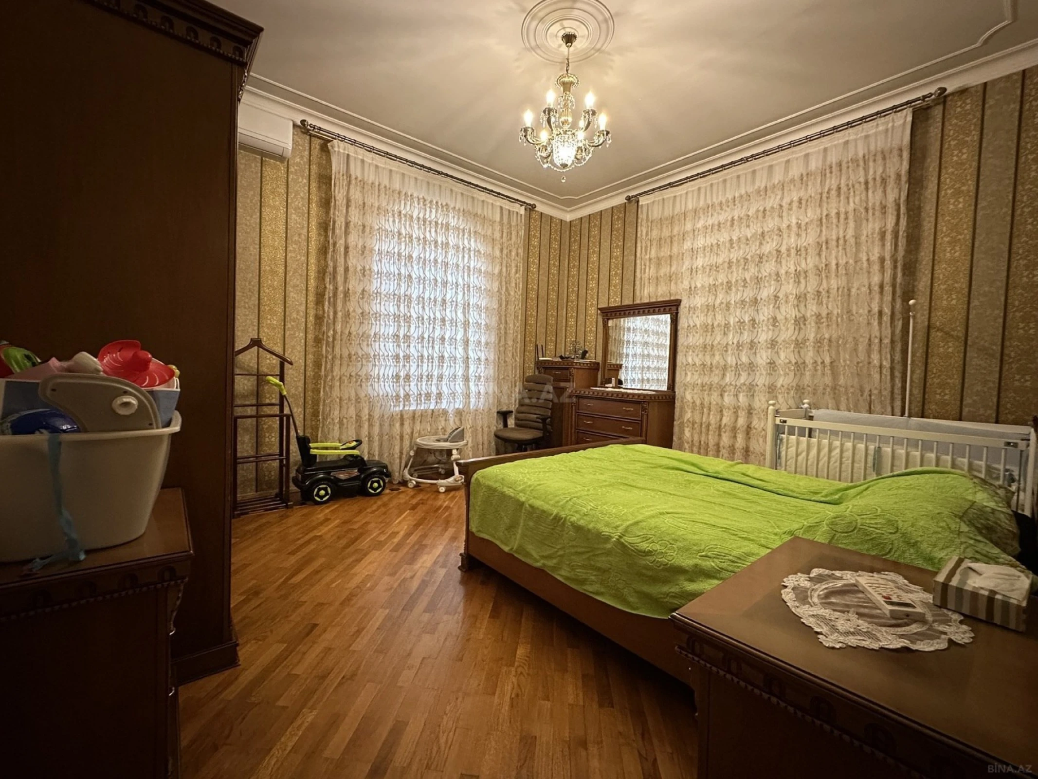 Satılır 5 otaqlı həyət evi 200 m²