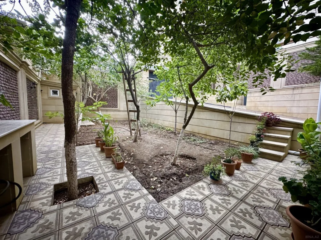 Satılır 5 otaqlı həyət evi 200 m²