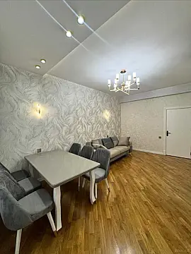 Satılır 2 otaqlı mənzil 75 m²