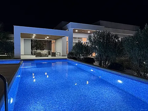 Kirayə verilir 5 otaqlı həyət evi 240 m²