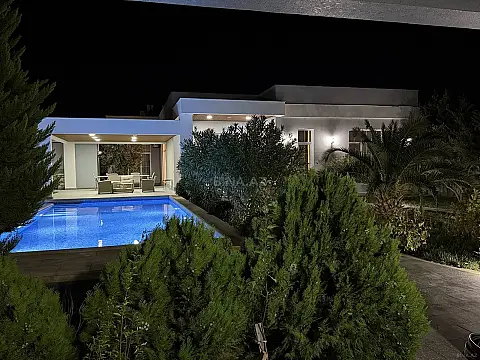 Kirayə verilir 5 otaqlı həyət evi 240 m²