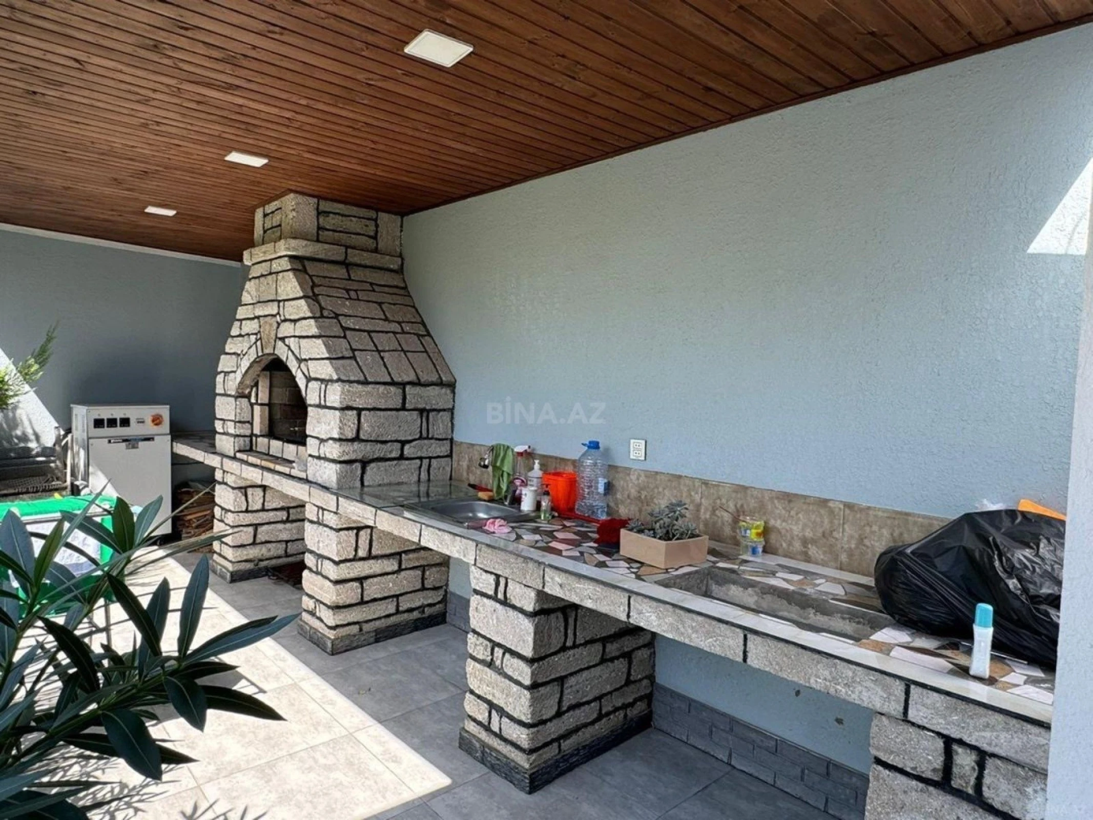 Kirayə verilir 5 otaqlı həyət evi 240 m²