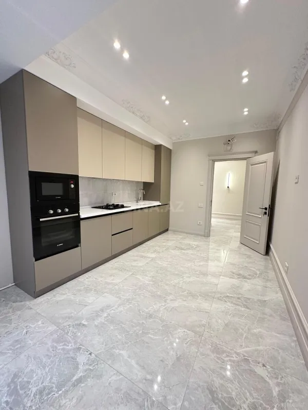 Satılır 3 otaqlı mənzil 127 m²