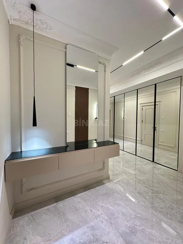 Satılır 3 otaqlı mənzil 127 m²