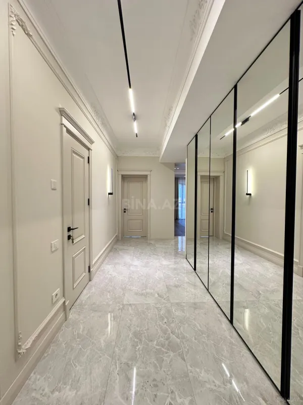 Satılır 3 otaqlı mənzil 127 m²