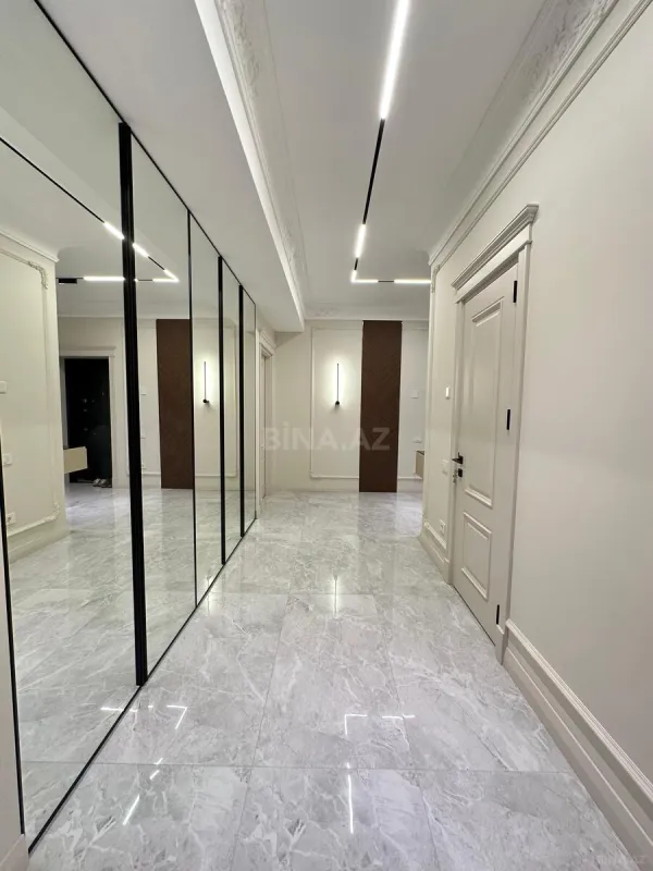 Satılır 3 otaqlı mənzil 127 m²