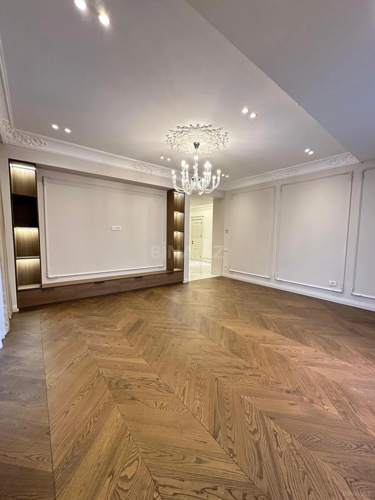 Satılır 3 otaqlı mənzil 127 m²