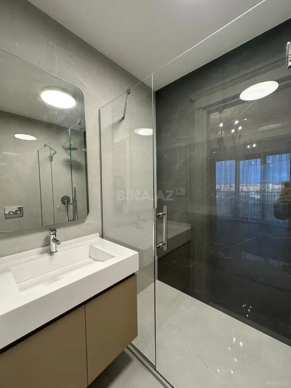 Satılır 3 otaqlı mənzil 127 m²