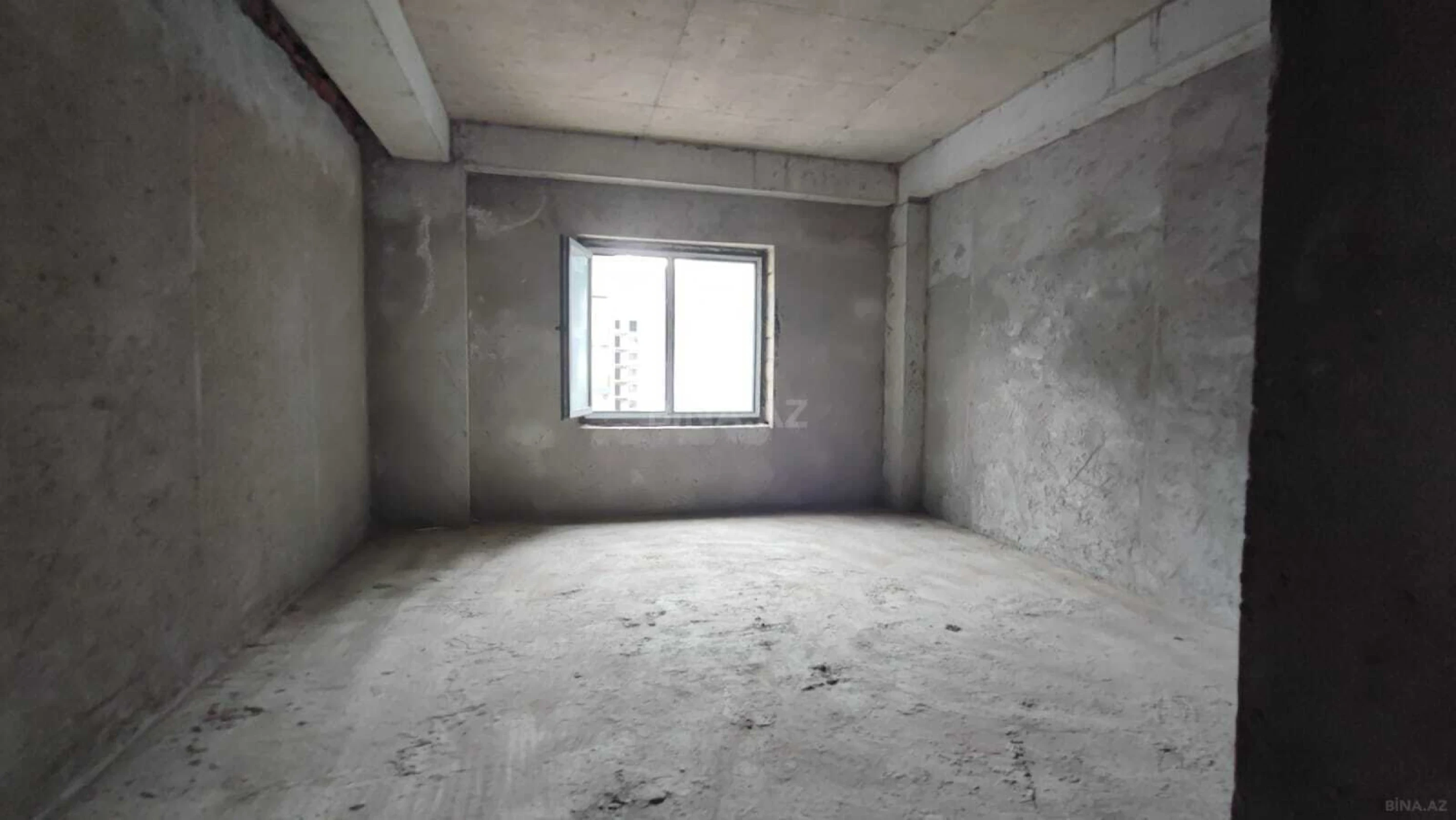 Satılır 4 otaqlı mənzil 166 m²