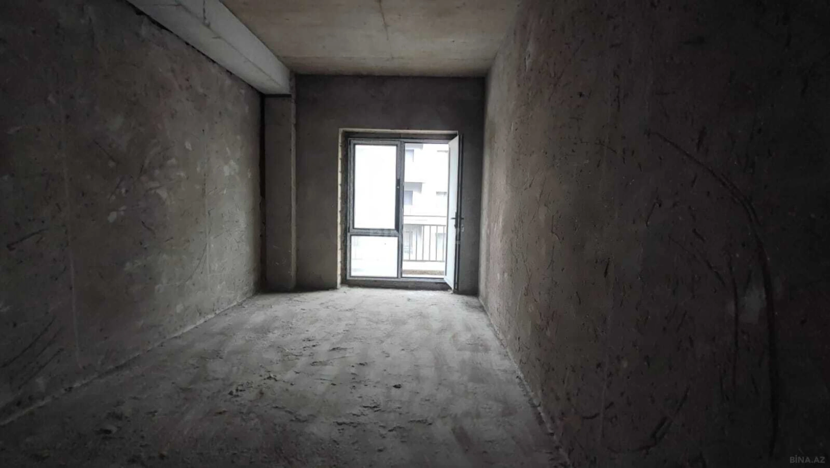 Satılır 4 otaqlı mənzil 166 m²