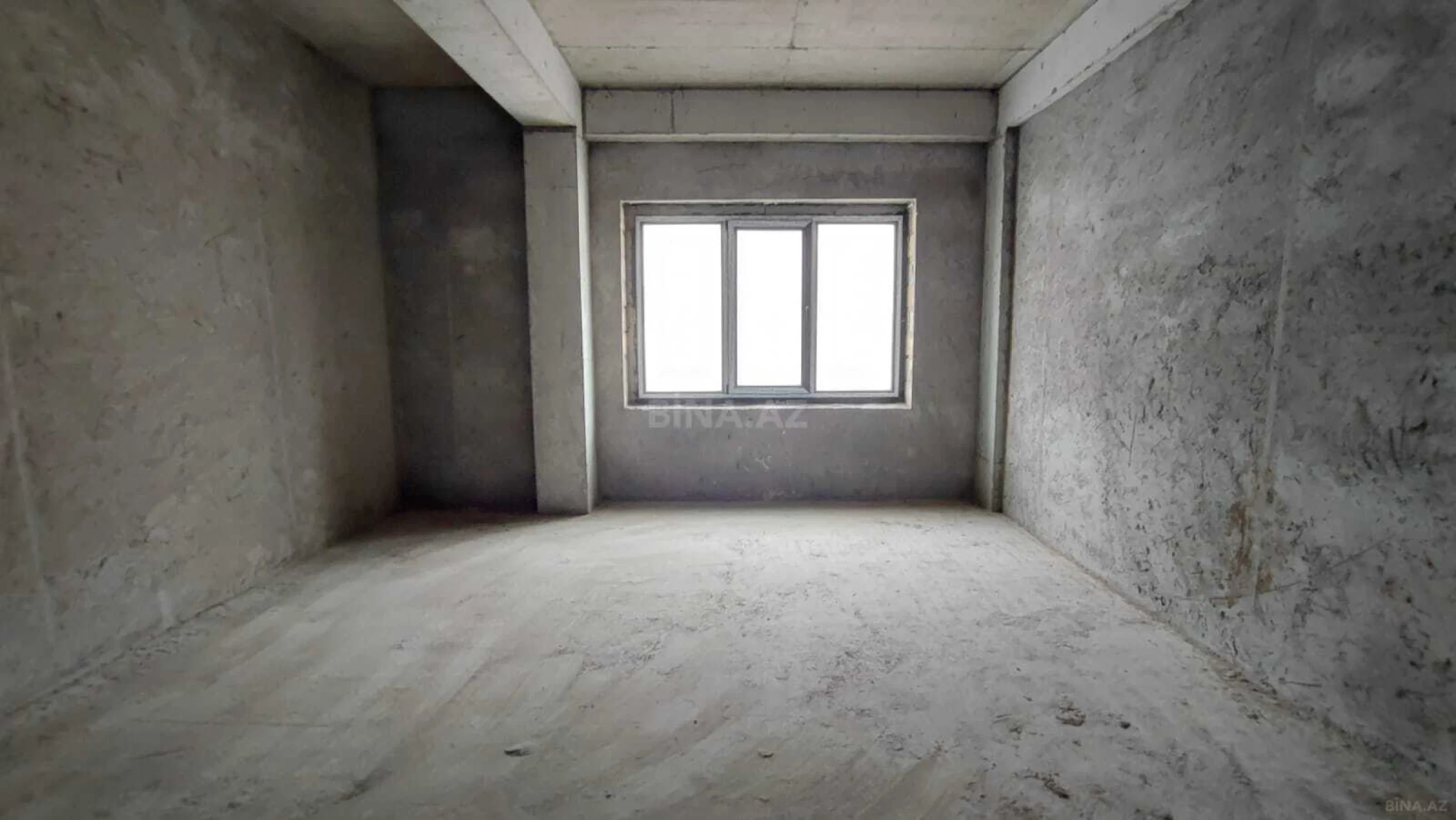 Satılır 4 otaqlı mənzil 166 m²