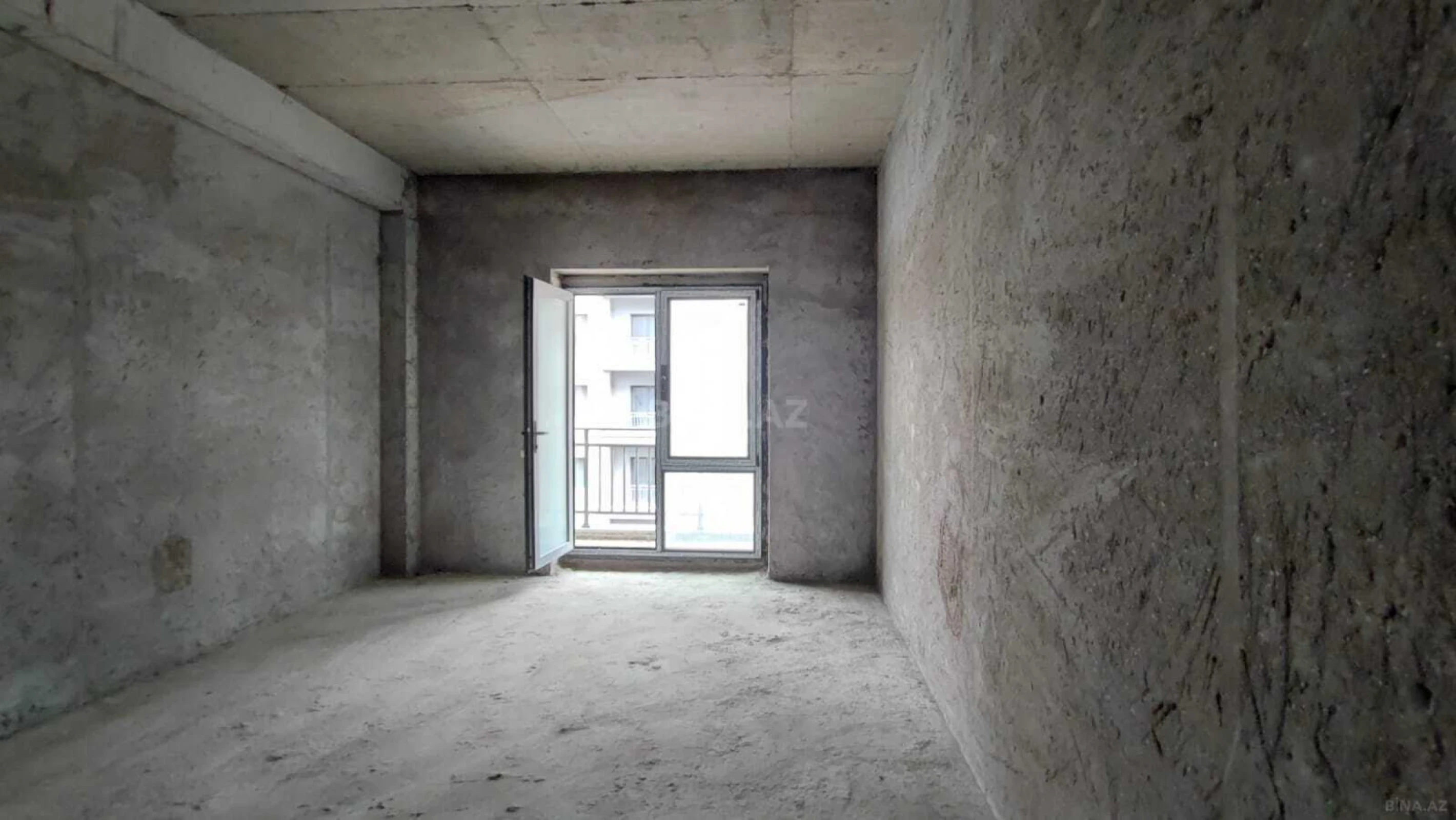 Satılır 4 otaqlı mənzil 166 m²