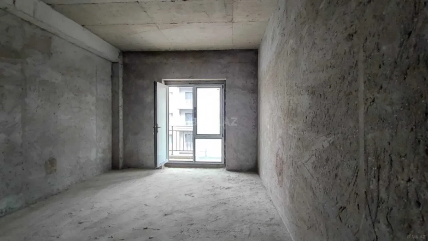 Satılır 4 otaqlı mənzil 166 m²