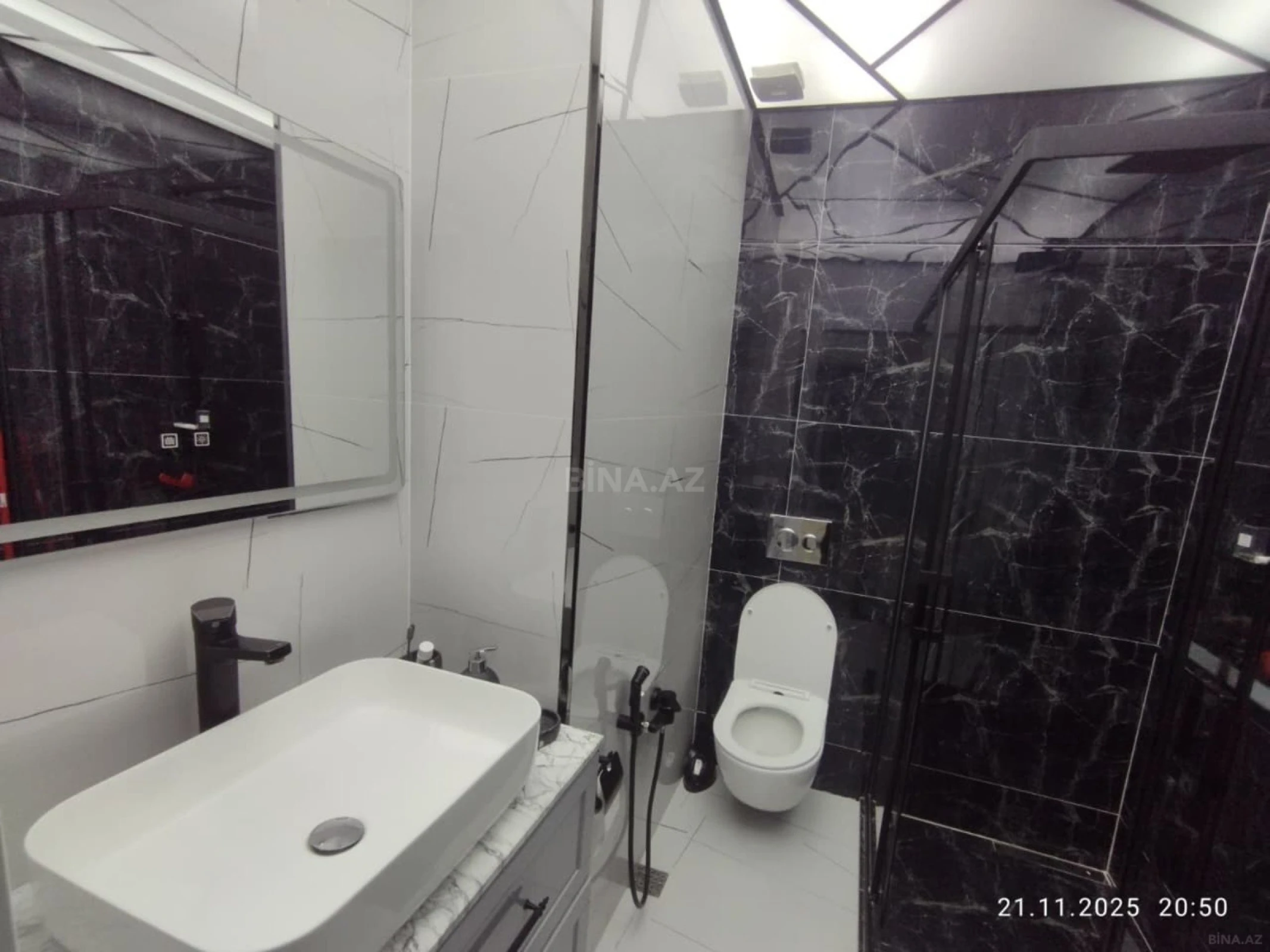 Satılır 2 otaqlı mənzil 87 m²