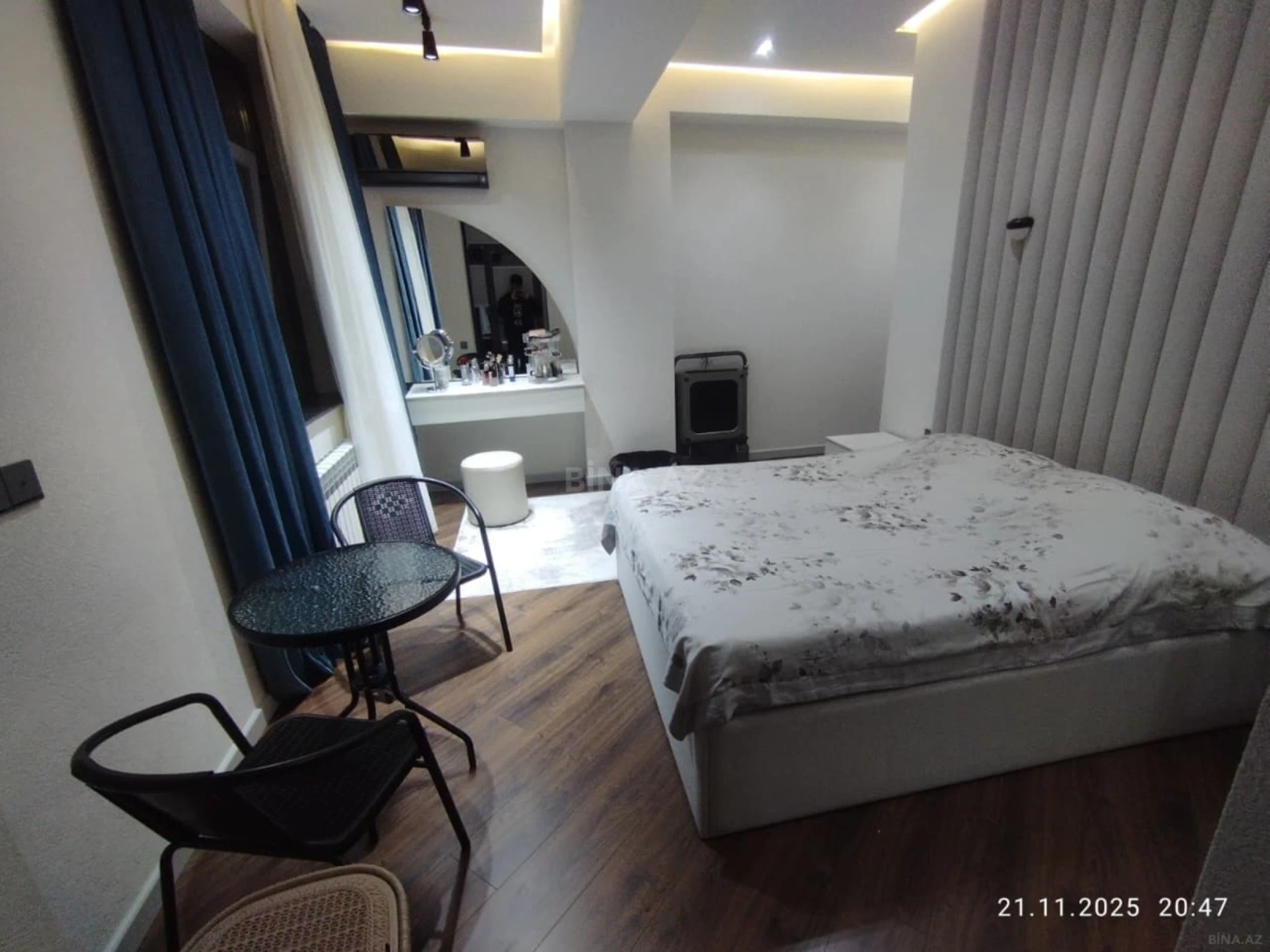 Satılır 2 otaqlı mənzil 87 m²