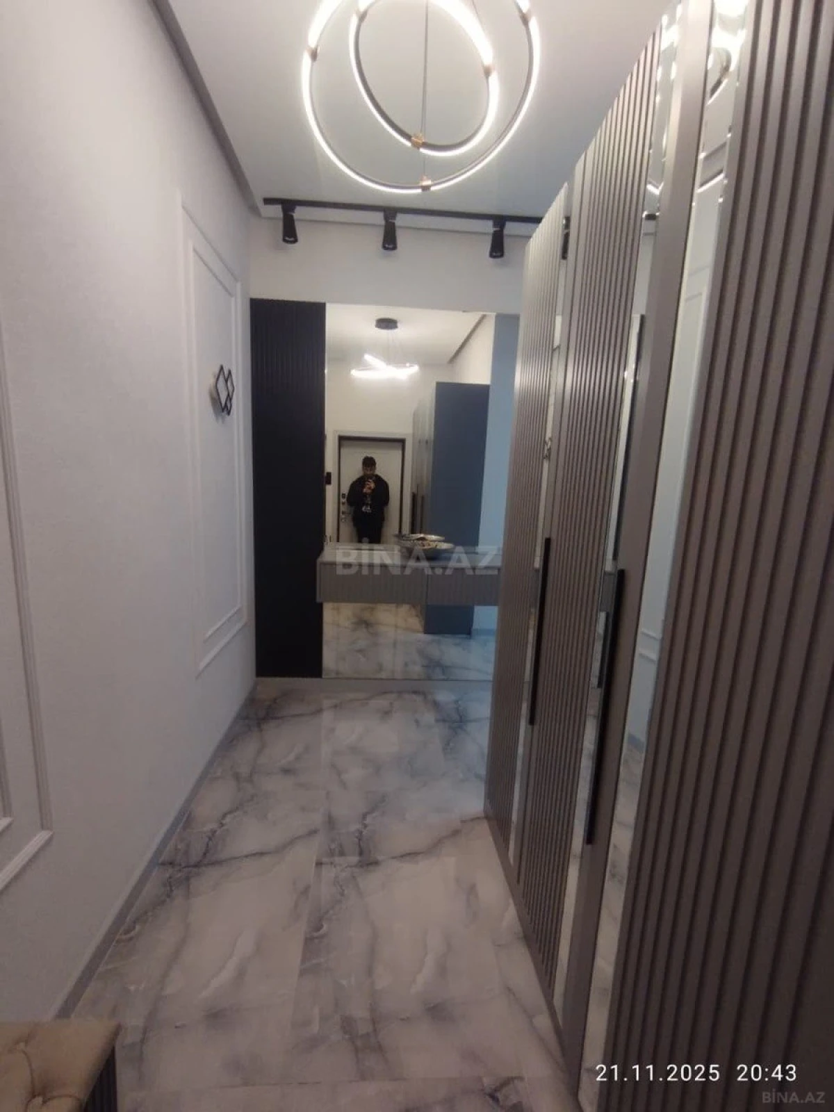 Satılır 2 otaqlı mənzil 87 m²