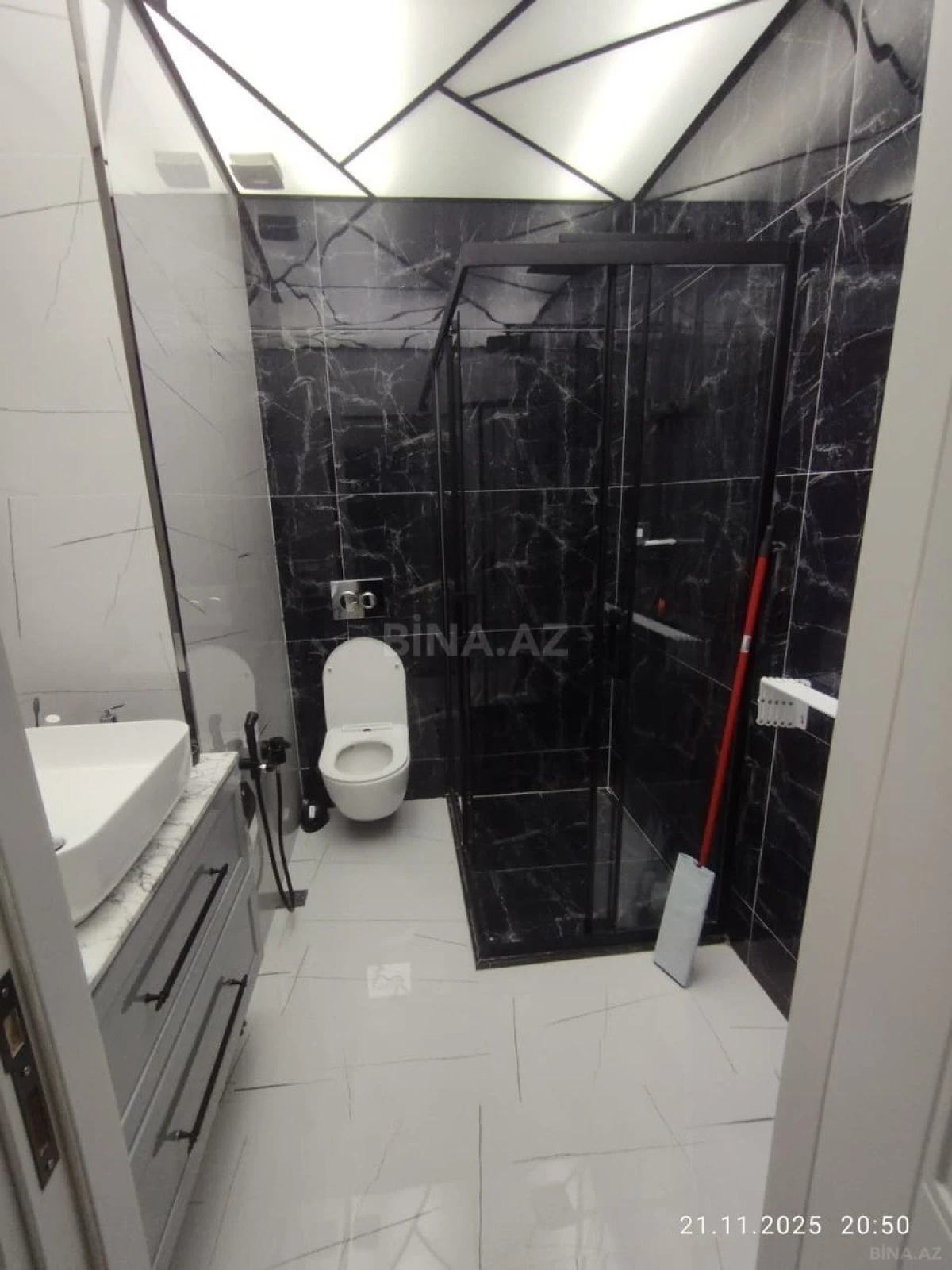 Satılır 2 otaqlı mənzil 87 m²
