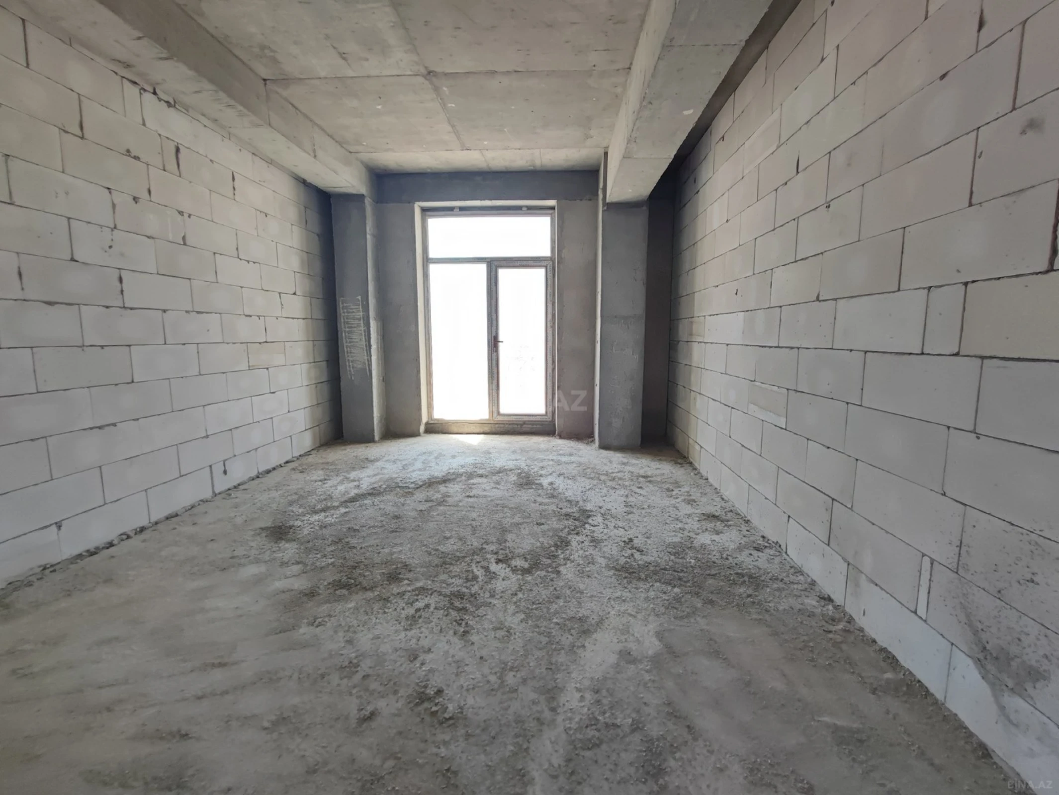 Satılır 3 otaqlı mənzil 136 m²