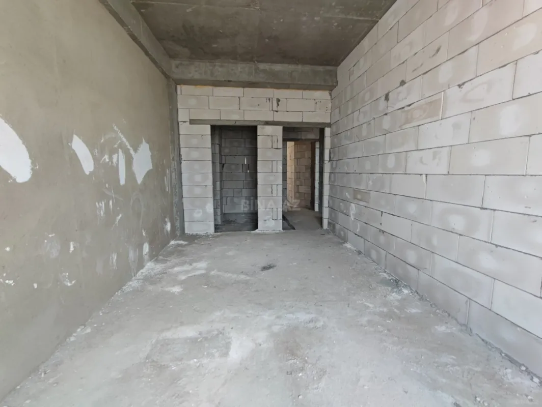 Satılır 3 otaqlı mənzil 136 m²