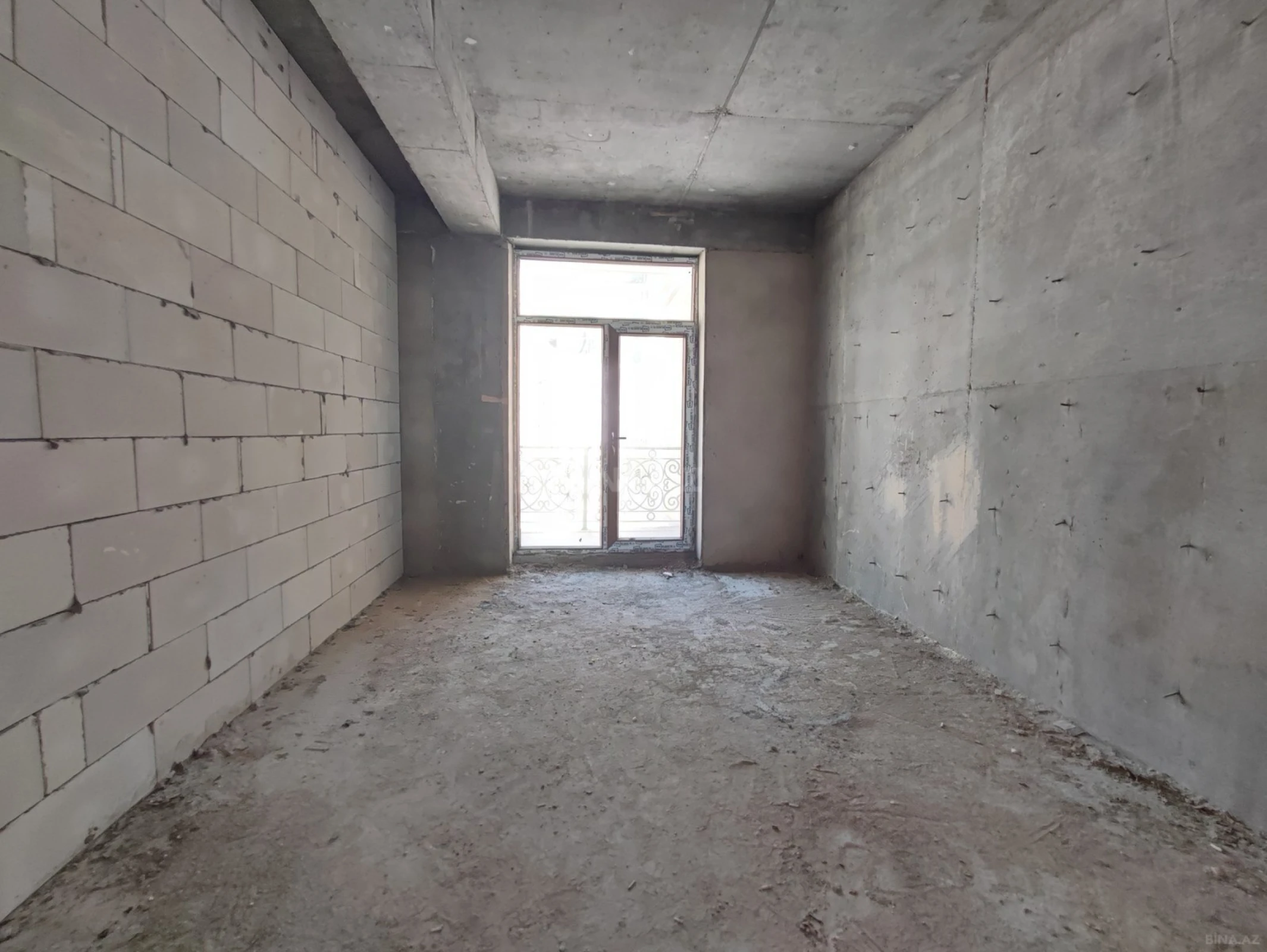 Satılır 3 otaqlı mənzil 136 m²