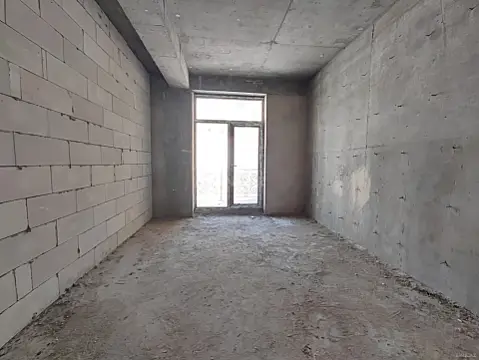 Satılır 3 otaqlı mənzil 136 m²