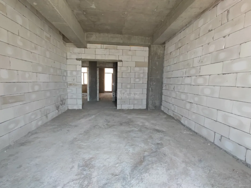 Satılır 3 otaqlı mənzil 136 m²