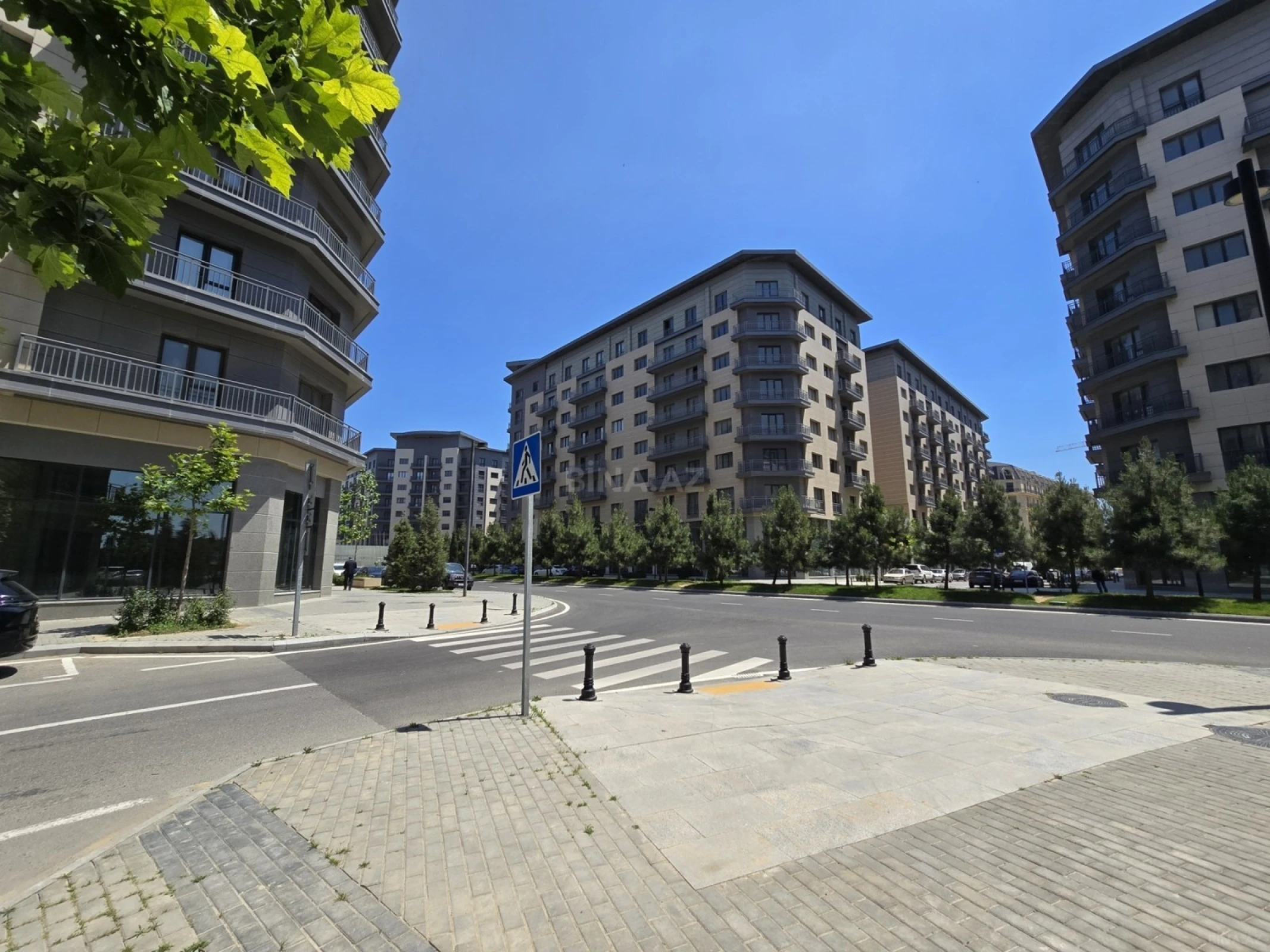 Satılır 3 otaqlı mənzil 136 m²