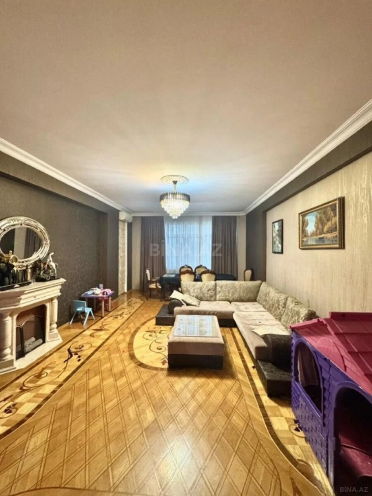 Satılır 3 otaqlı mənzil 153 m²