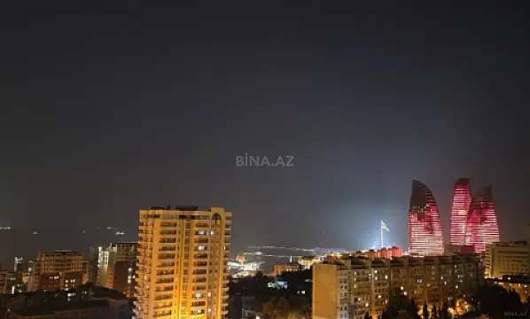 Satılır 3 otaqlı mənzil 153 m²