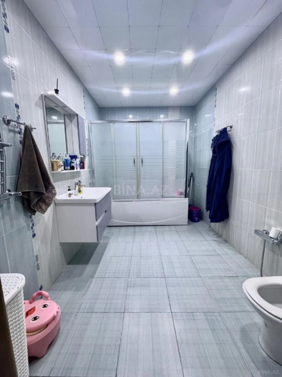 Satılır 3 otaqlı mənzil 153 m²
