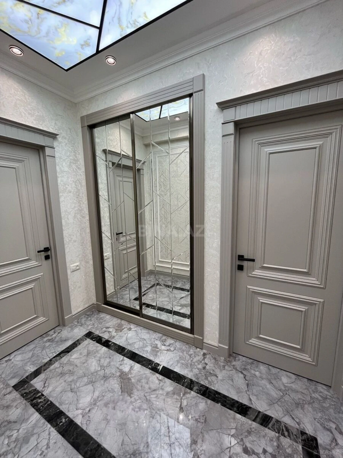 Satılır 3 otaqlı mənzil 96 m²