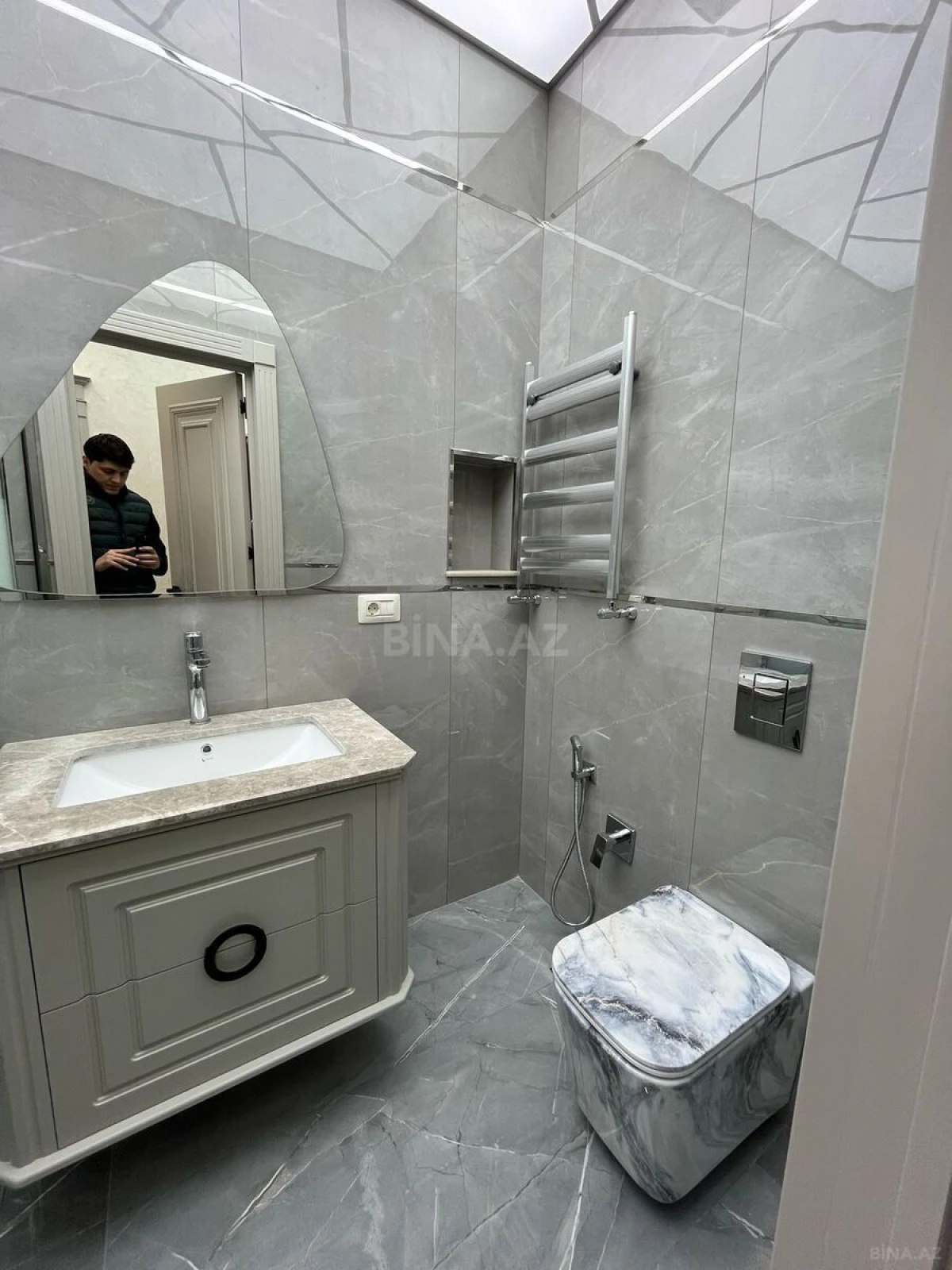 Satılır 3 otaqlı mənzil 96 m²