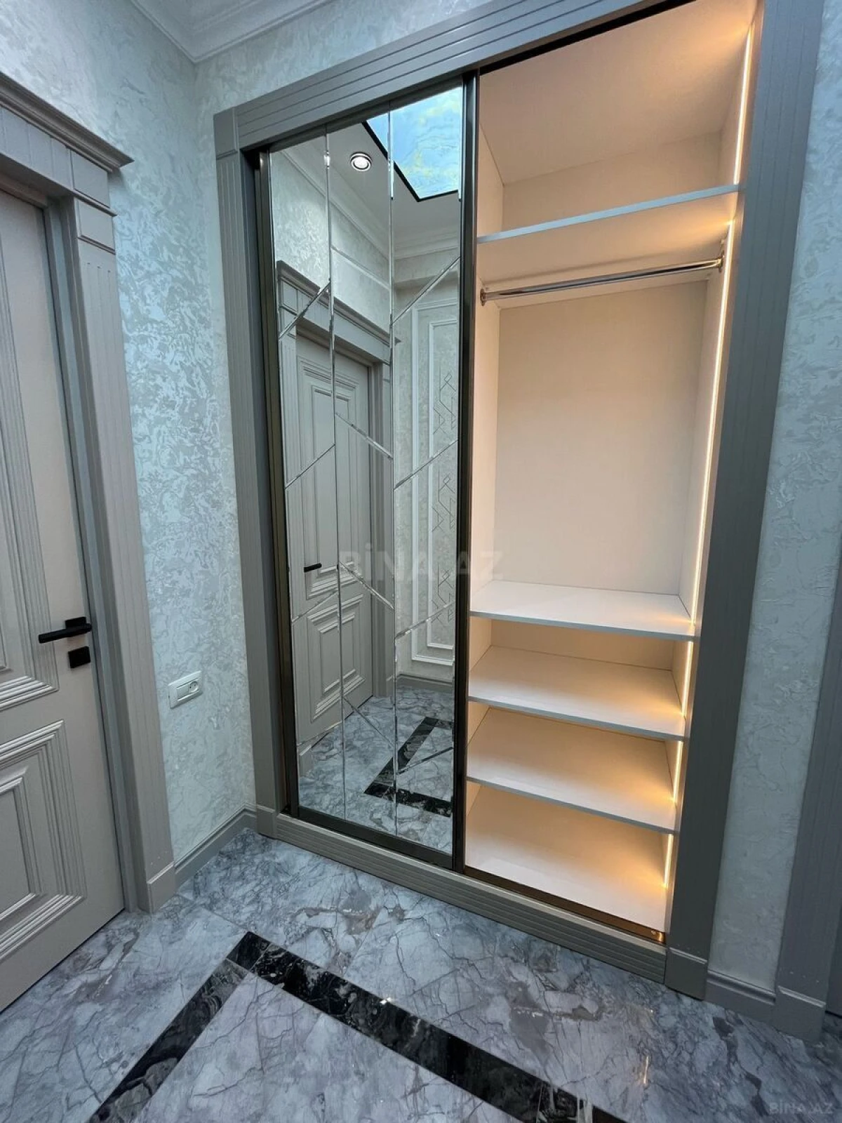 Satılır 3 otaqlı mənzil 96 m²